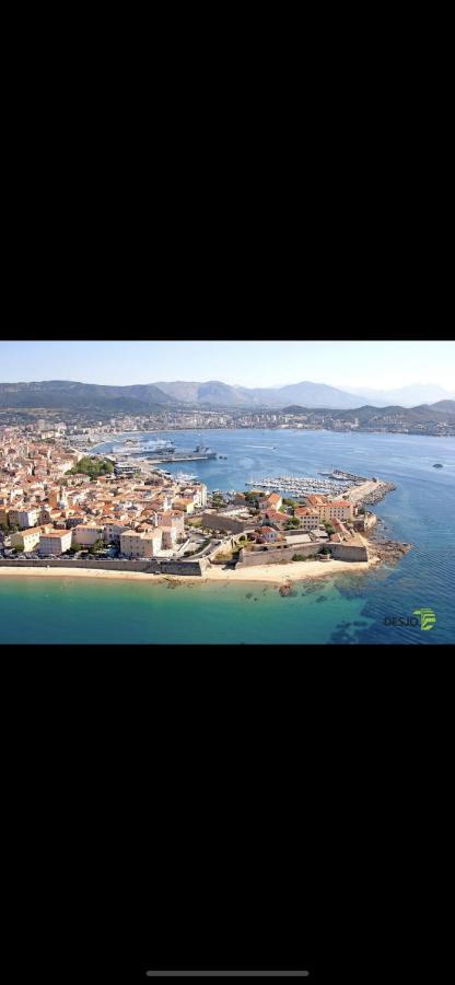 Ajaccio Magnifique T2 45M2 Neuf 5 Personnes Clim Wifi Stationnement Gratuit Centre Ville Plage A 300M Eksteriør bilde