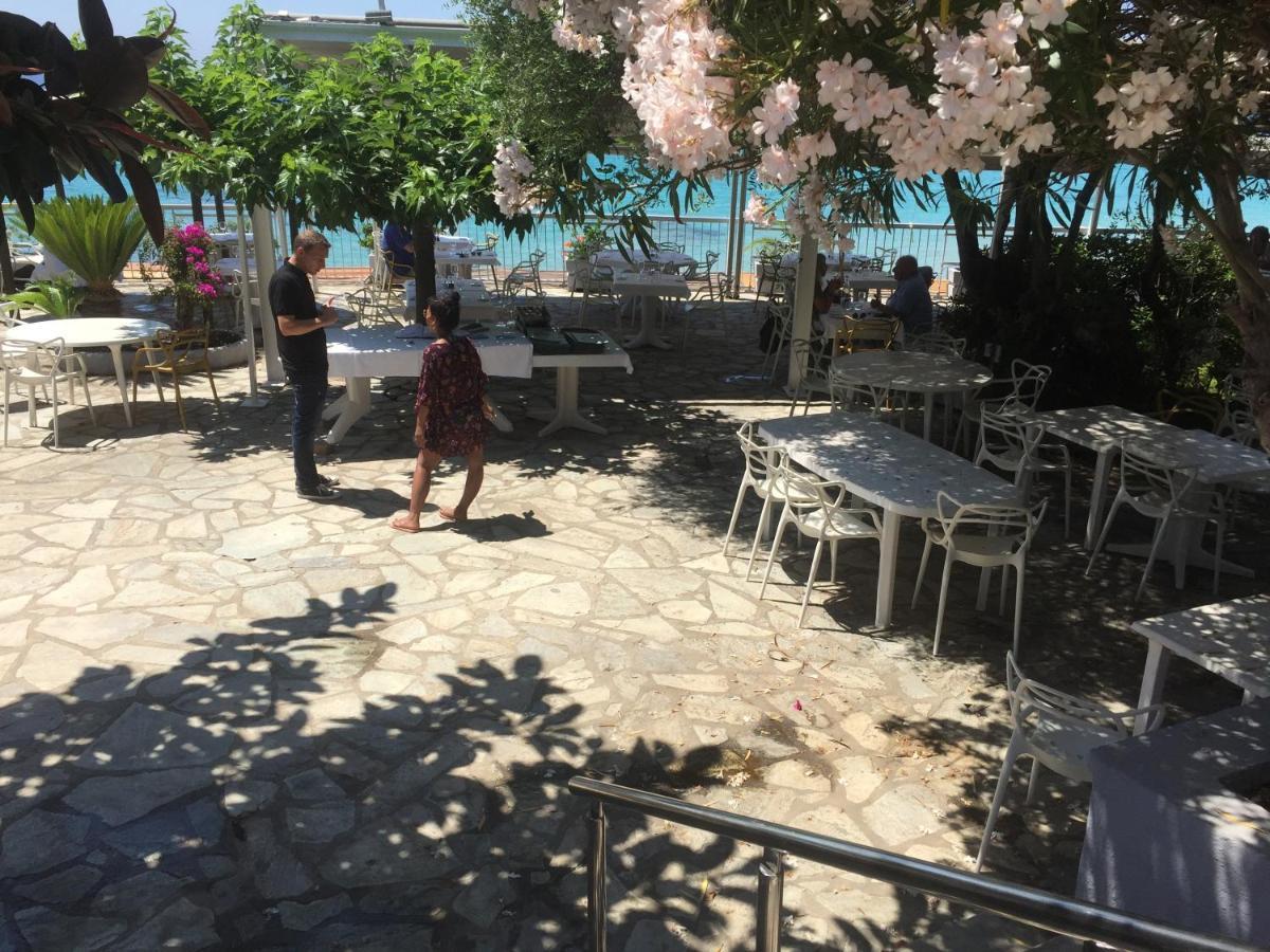 Ajaccio Magnifique T2 45M2 Neuf 5 Personnes Clim Wifi Stationnement Gratuit Centre Ville Plage A 300M Eksteriør bilde